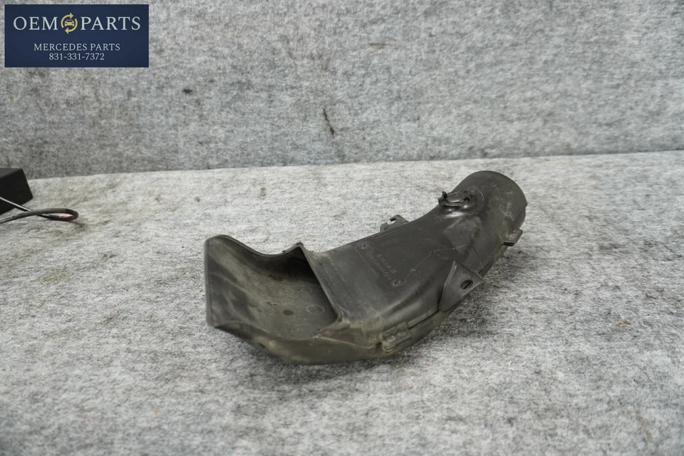 Conducto de admisión de aire del motor lateral derecho Mercedes W126 560 Sel 420 Sel 400 SE OEM Foto 2 de 4