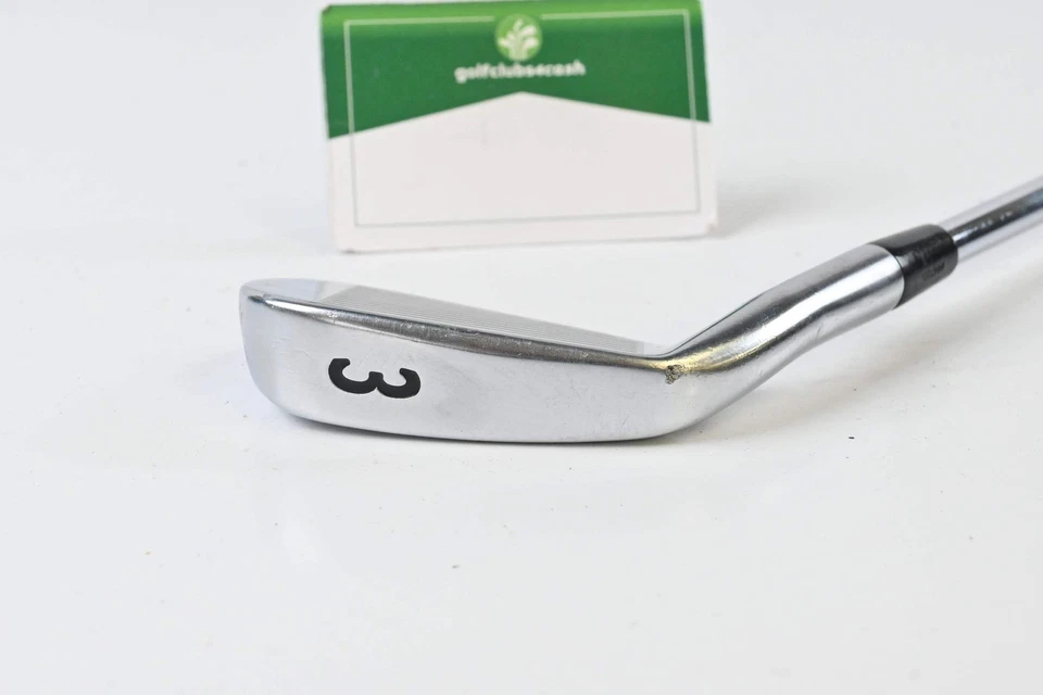 Titleist 712U #3 Iron / 21 Degree / Regular Flex Dynamic Gold R300 Shaft - Image 3 of 4