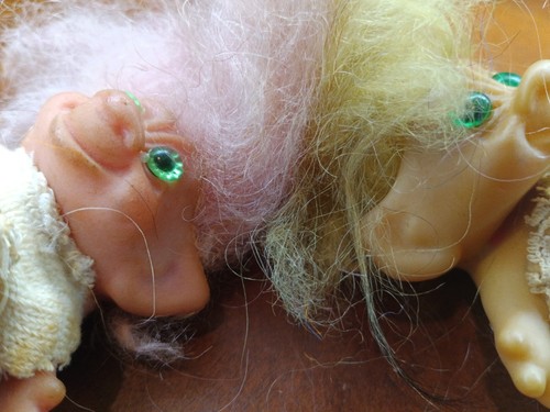 2-VINTAGE 1960's Trolls 3" tall. Brilliantly Green Eyes. Pink And Yellow Hair. c - Bild 14 von 18