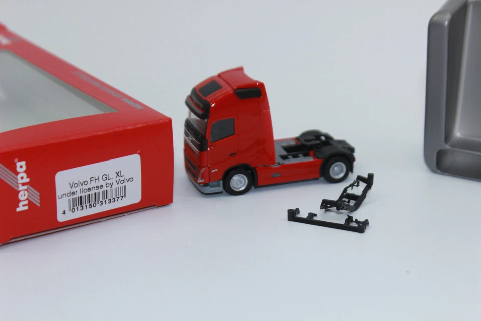 Herpa 313377 Volvo FH Gl. Tractor de equipo mejorado XL 2020 rojo 1:87 Foto 3 de 4