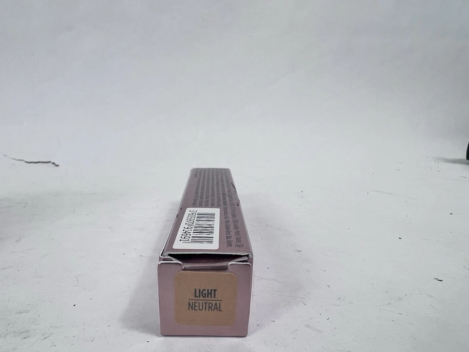 Corretivo Urban Decay pele nua leve neutro cobertura completa leve - Imagem 3 de 4