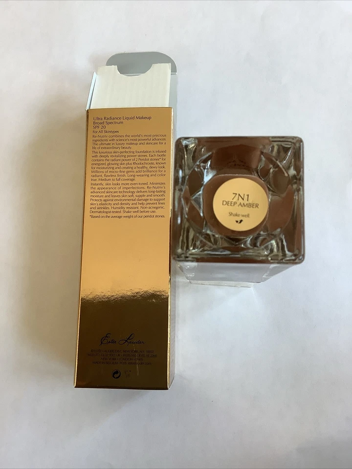 Estee Lauder Re-Nutriv Foundation (7N1 Deep Amber) Ultra Radiance SPF 20 (30ml) - Image 3 of 4