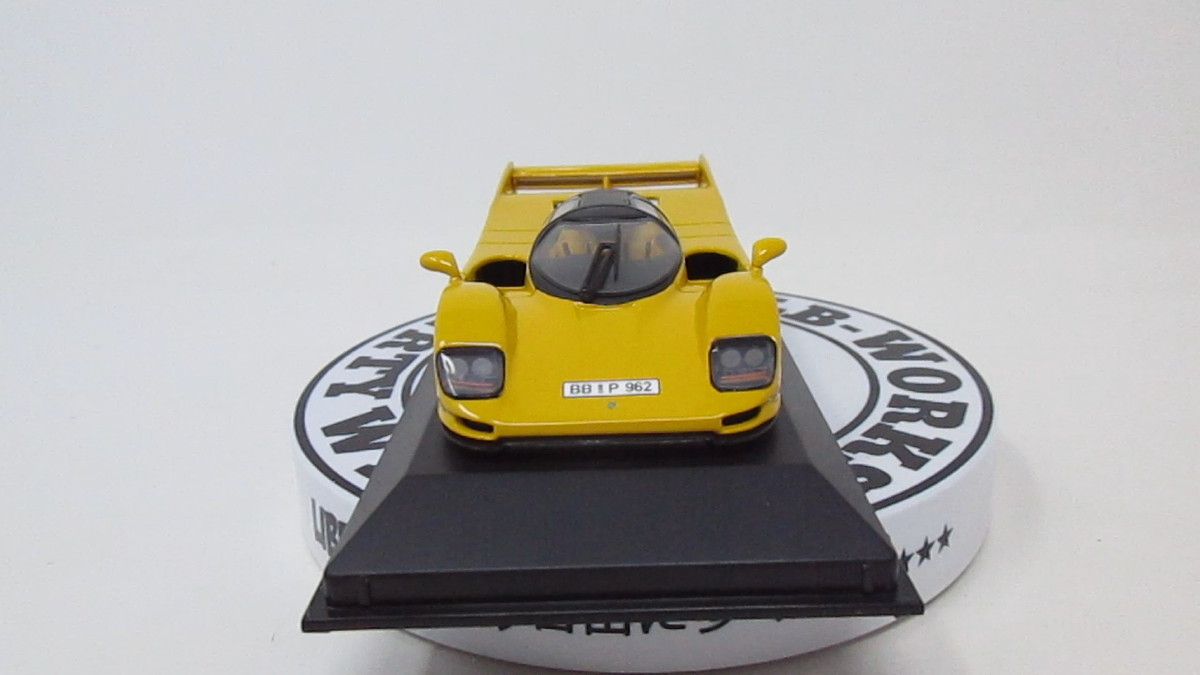 MINICHAMPS 430064001 Dauer Porsche 962 Street Version Yellow 1:43