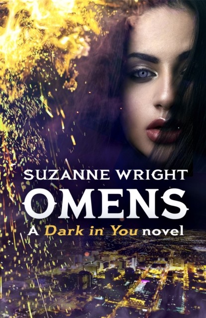 Omens by Suzanne Wright (Paperback Book)