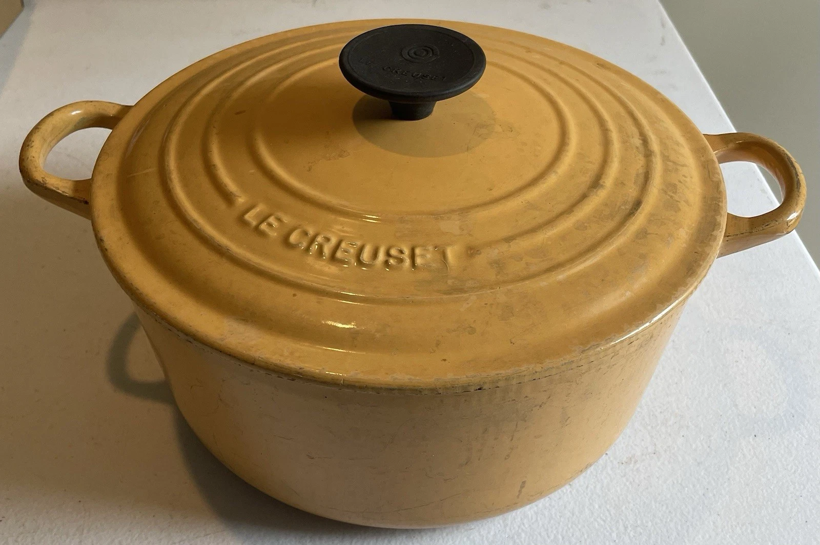 Le Creuset Nectar Yellow Dutch Oven Enameled Cast Iron with Lid #24