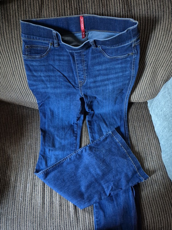 SPANX Flare Leg Pull on Jeans size medium