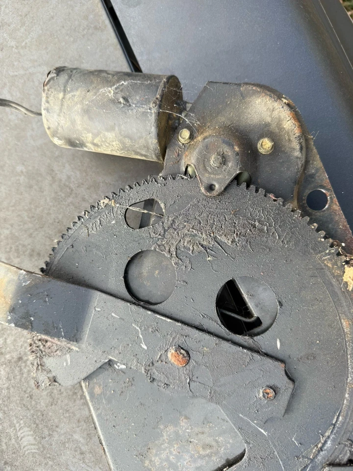 1965 1966 1967 1968 Ford Country Sedan Squire Wagon Tailgate Window Regulator - Image 4 of 4