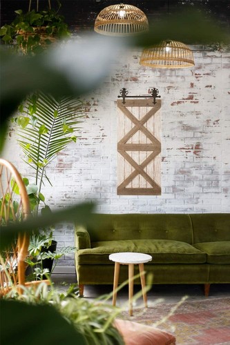 Glitzhome 35''H Rustic Wooden Arrows Barn Door Farmhouse Style Home Decoration - Imagen 2 de 12