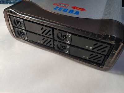 Addonics Z4RCS25PM Zebra Disk Array MULTILANE 4-Bay Drive