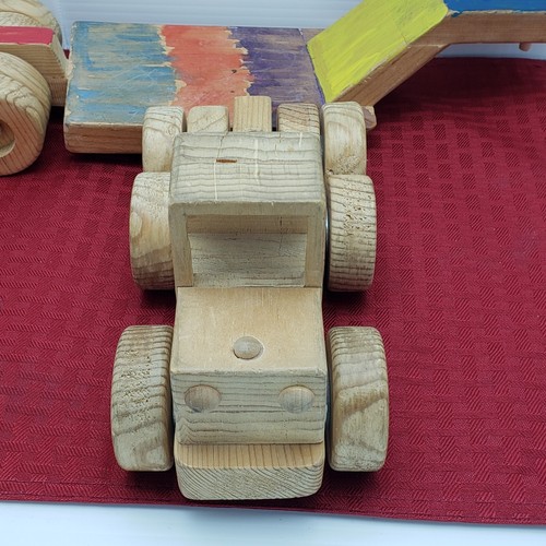 Wooden Toy Truck with Flatbed Trailer Unbranded - Picture 3 of 12