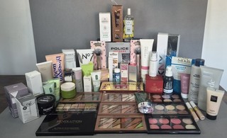 MAKE UP COSMETIC BEAUTY Bundle Elemis Clinique DKNY The Body Shop Lush Gatineau