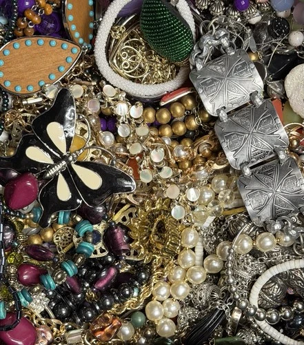 Huge 18 Pound Vintage to Now Costume Jewelry Good Use Wear Sell Craft Lot# GB14