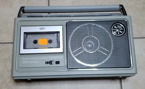 1980's Sony CFM-23 FM /AM 2 band cassette recorder. Read Description