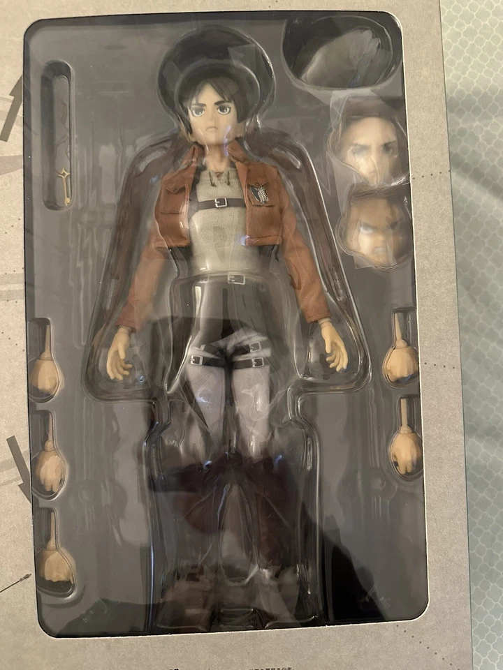 ataque al titanio acción real Foto 3 de 4