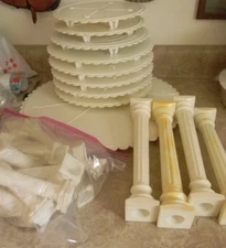 Wilton Cake Separator Plates & Columns & Clear Stairway Set