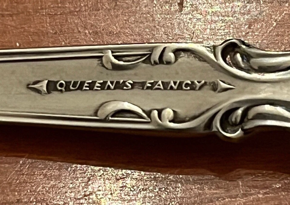 QUEEN'S FANCY by International Silver Lyon Stainless Flatware - Choice - Image 4 of 4