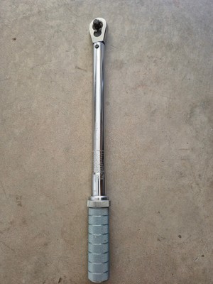 Armstrong Tools 64-046 Adjustable Torque Wrench, 3/8'' Drive, 10-100 ft/lb