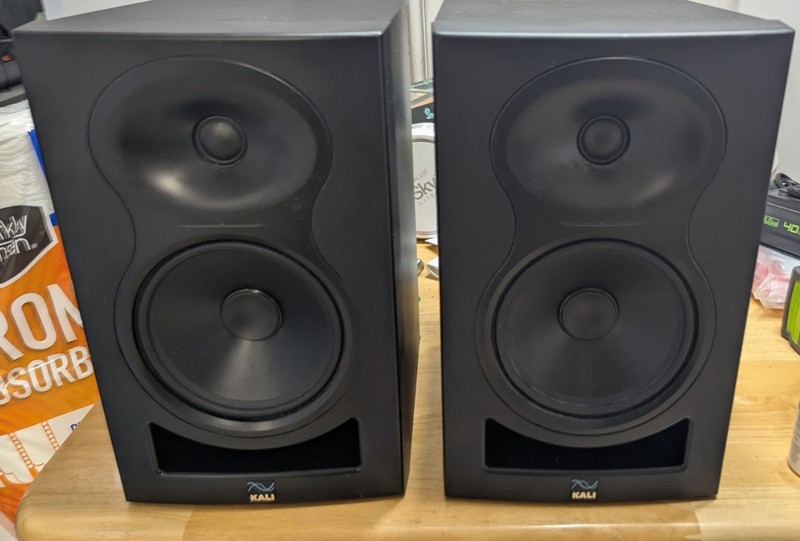 Kali Audio LP-6 v1 Studio Monitor Pair