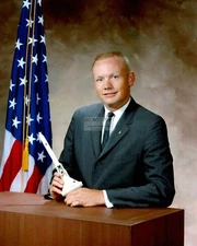 NEIL ARMSTRONG ASTRONAUT IN 1964 - 8X10 NASA PHOTO (DD-055)