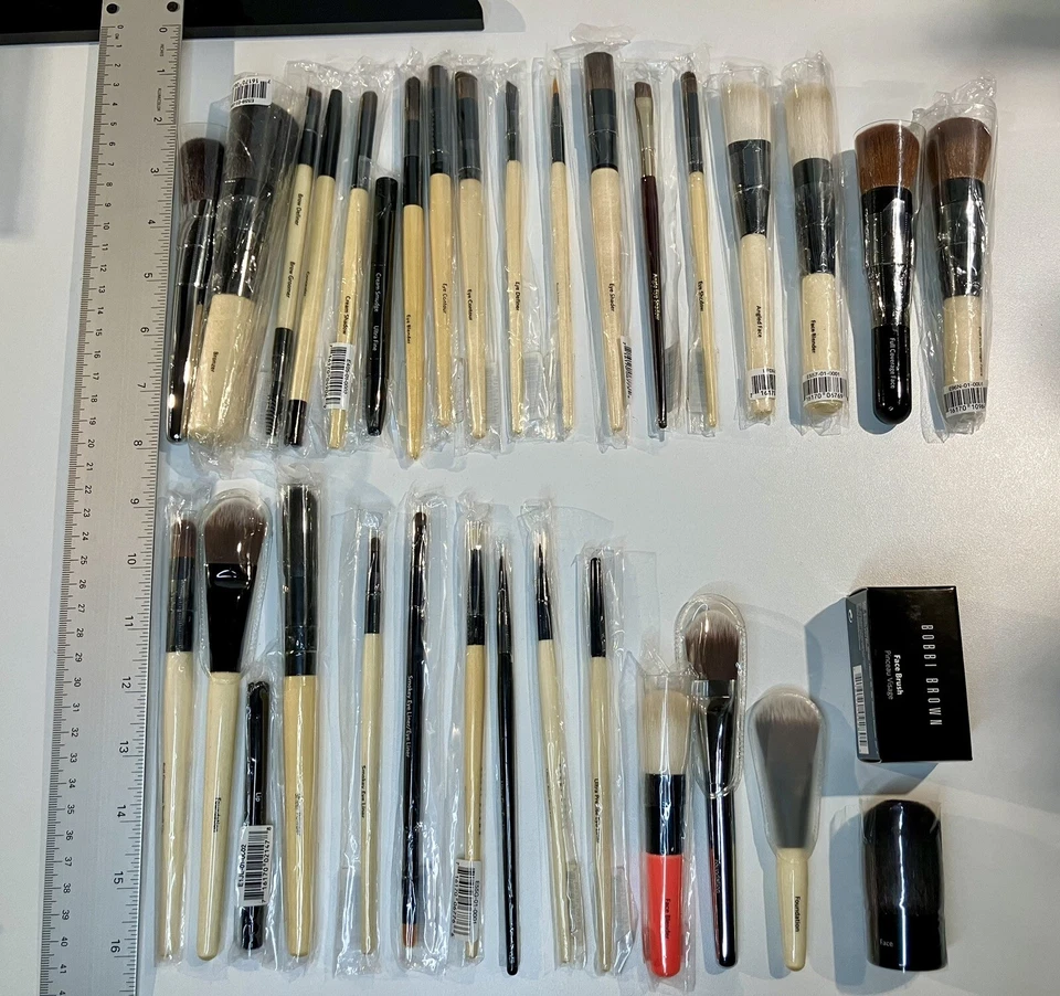 Brochas de Maquillaje BOBBI BROWN NUEVAS CON ETIQUETAS Cobertura Completa Base Facial Sombra de Labios *ELIGE Foto 3 de 3