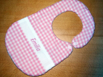 Lätzchen mit Name kariert rosa weiß Handmade Farbenmix 