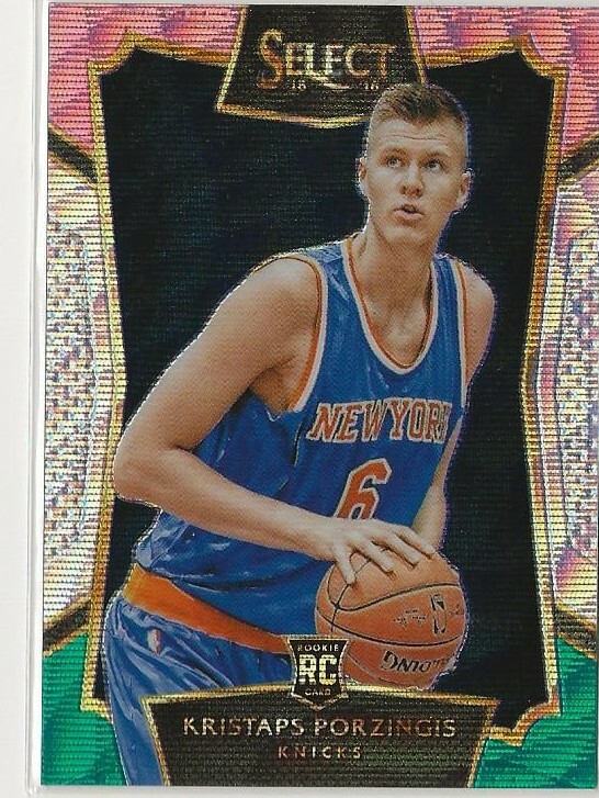 2015/16 SELECT TRI-COLOR PRIZM #17 KRISTAPS PORZINGIS RC (NM-MT TO MINT)