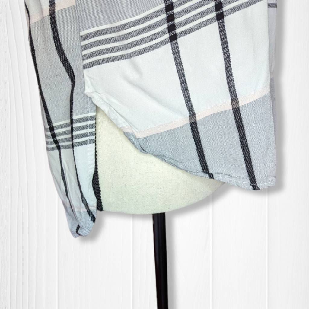 Universal Thread Tops Button Down White and Gray … - image 4