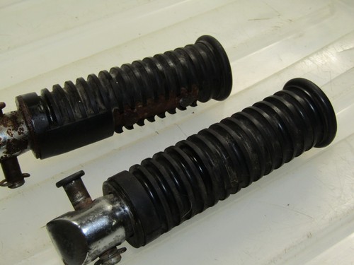 Kawasaki 1995 -06 VN800 A Vulcan VN 800 OEM Front Rear Footpeg Set - Picture 10 of 12