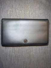 Chanel Piel de becerro Granulada Botón CC Yen Cartera Plateada Auténtica