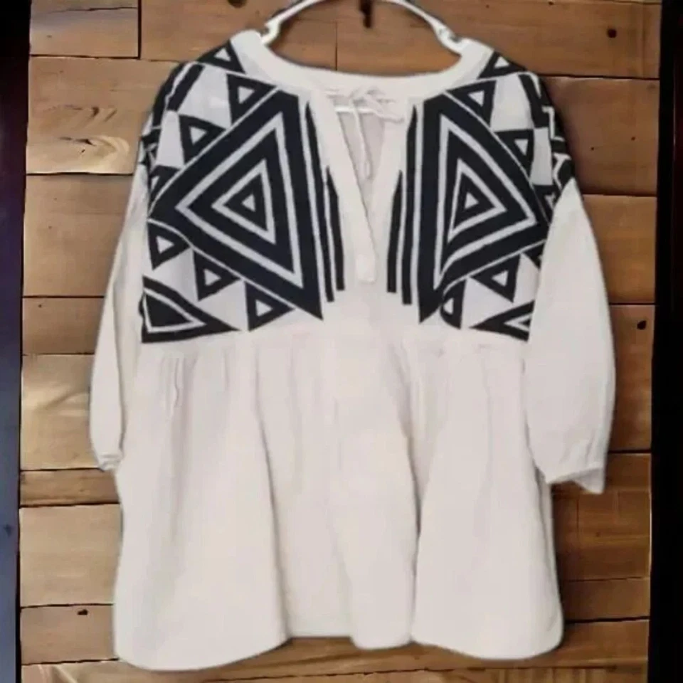 Blusa Miss Madigan Shelley de linho ~ $75 - Imagem 2 de 4