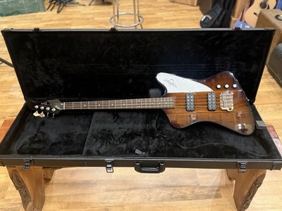 gibson thunderbird bass tobacco burst 1991 IV Sunburst Iconic Gibson Thunderbird bass featuring a powerful mahogany body Gibson Thunderbird Bass - Tobacco