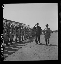 Photo:Tunis Tunisia 1943 Charles de Gaulle salutes honor guard at airport