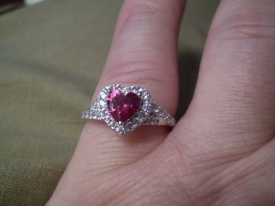 925 Sterling Silber Damen Ring Rubin & weißer Saphir Herz 3,0 Gramm