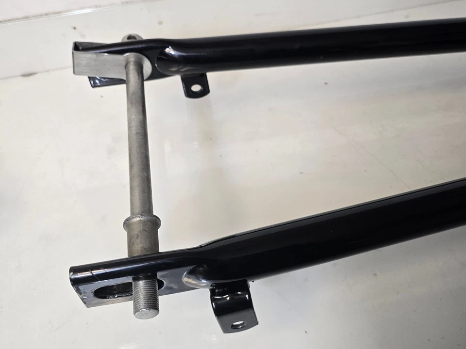 Triumph Bonneville 750 T140V 1973 basculante brazo oscilante con pernos suspensión t 140 V Foto 3 de 4