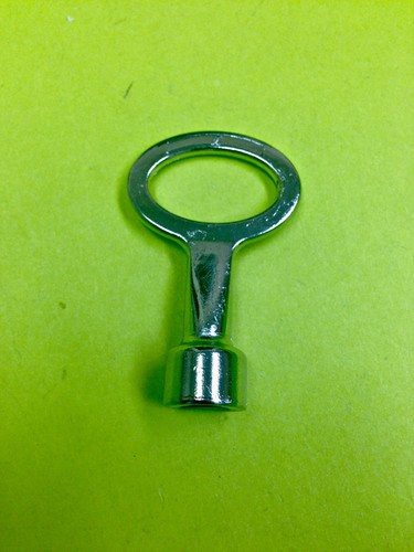 Steel Triangle Socket Spanner Key for 9 mm Panel Lock Mesan # 267.39 - Picture 2 of 3