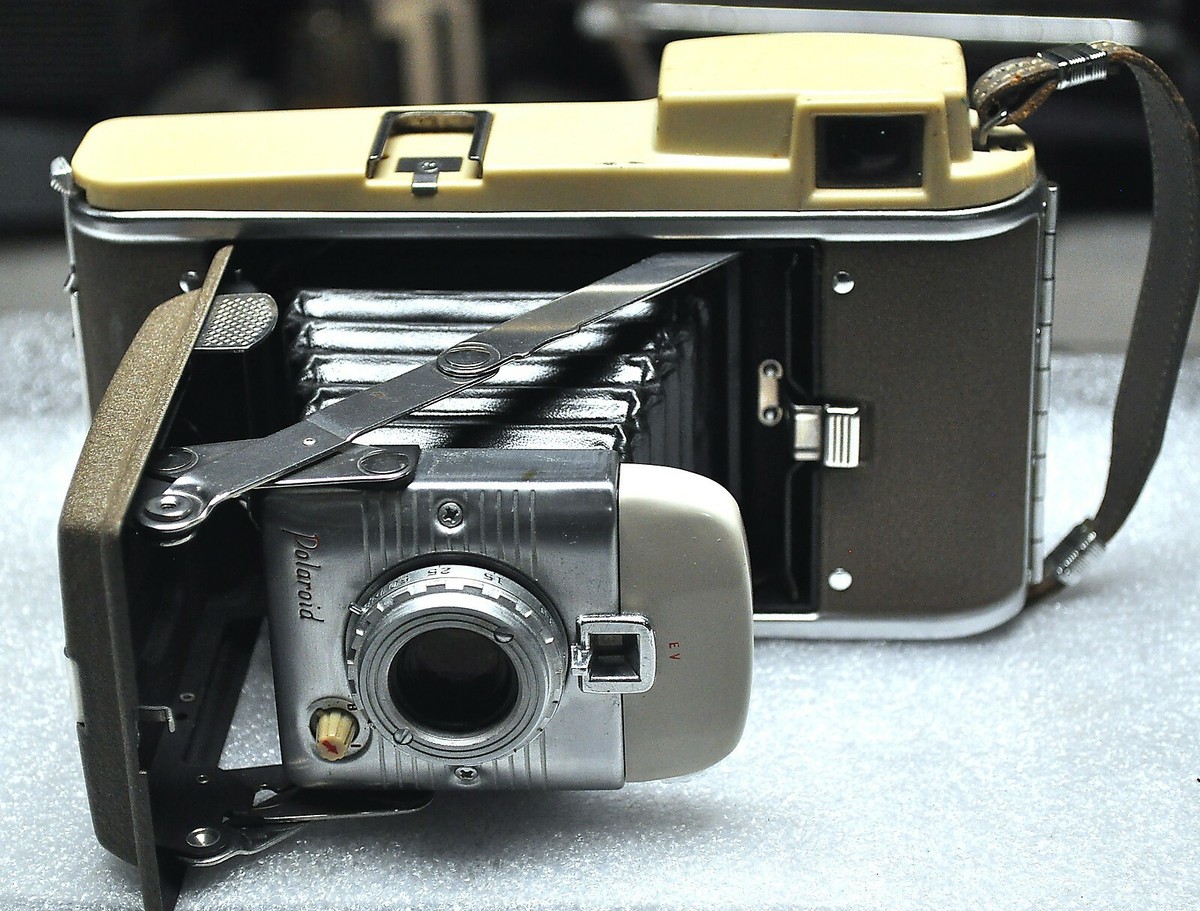 POLAROID LAND CAMERA MODEL 80A CAMERA VINTAGE NICE FROM COLLECTION
