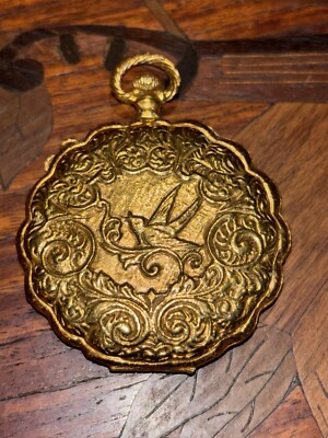 VINTAGE MAX FACTOR GOLDEN LARK POWDER POCKET WATCH COMPACT LOCKET NECKLACE RARE