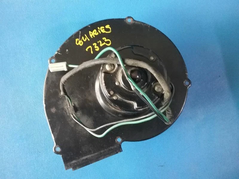 84 克莱斯勒 E-CLASS BLOWER 发动机 带集成 AC 20177 — 第 3/4 张图片