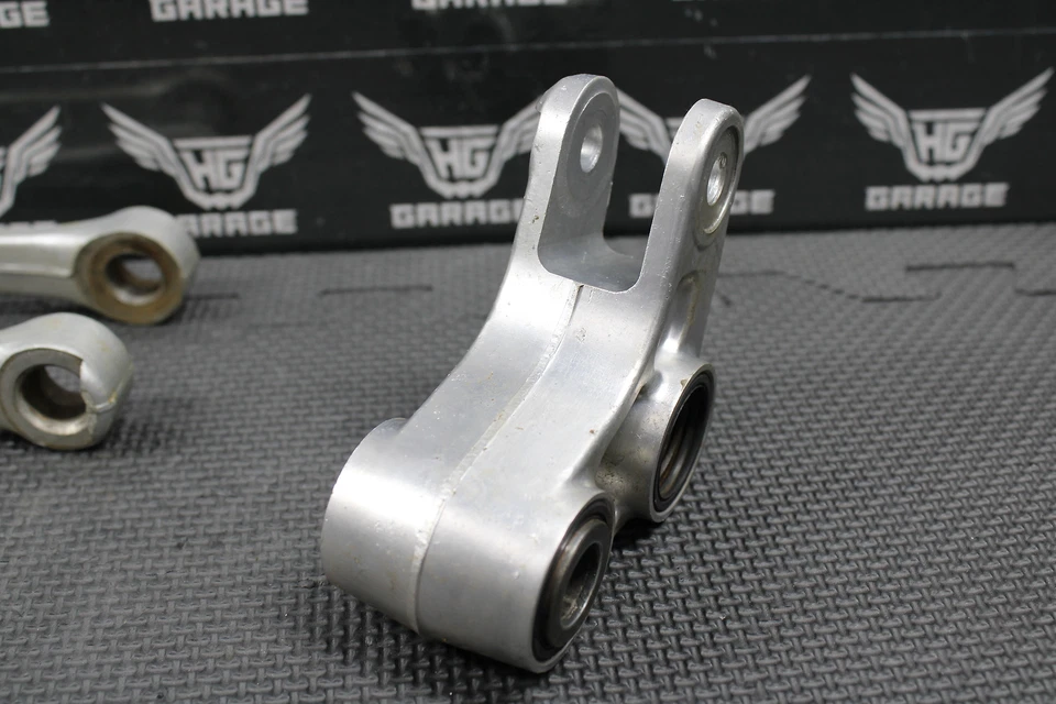 2007 YAMAHA YZ250F OEM REAR SHOCK SWINGARM LINKAGE LINKS ARM ROD 5XC-2217A-G0-00 - Image 3 of 4