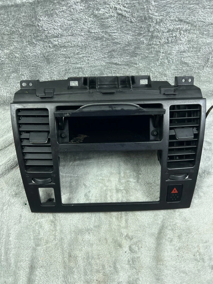 2007-2012 NISSAN VERSA Center Dash Radio Hazard Trim Bezel Air Vents OEM - Image 2 of 4