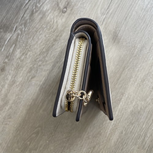 Coach CW790 Snap Wallet Crinkled Patent Leather Small Clutch Pearl - Picture 4 of 4