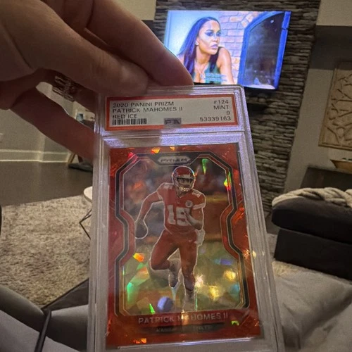2020 Panini Prizm Patrick Mahomes Cracked Red Ice Prizm #124 PSA 9 Mint