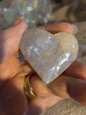 BEAUTIFUL MOONSTONE HEART VERY FLASHY 50 GRAMS E
