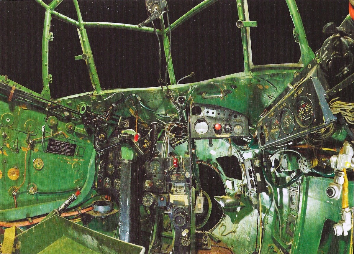 Postcard de Havilland D.H.98 Mosquito B XX Cockpit Airplane