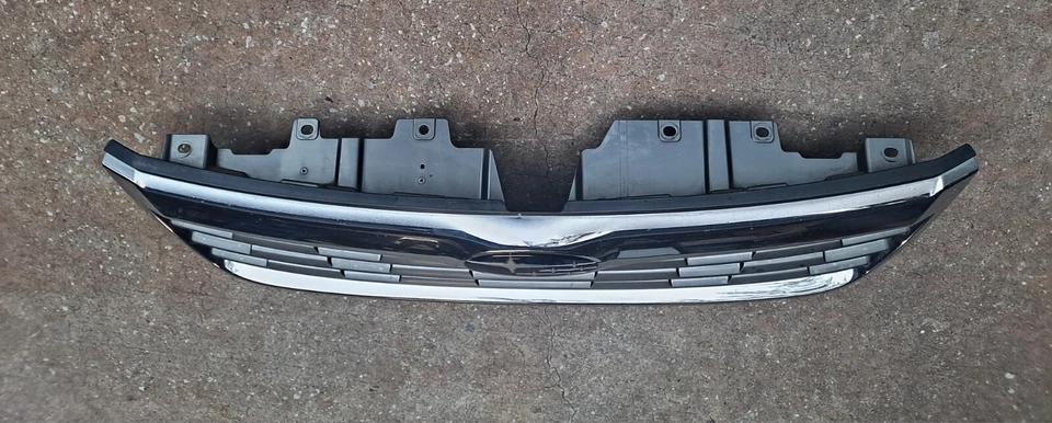 2009 2010 Subaru Forester Front Grille Chrome & Silver Gray with Emblem (C) - Изображение 4 из 4