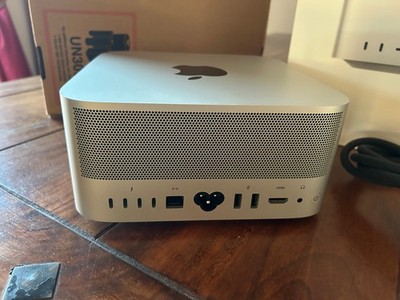 Apple Mac Studio m1 MAX 32 CoreGPU/10 Core CPU/64 GB Ram/512 GB SSD HD