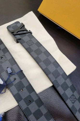 Authentic Louis Vuitton Checkered Graphite Belt, Men Size 32-33  Pants 95/38
