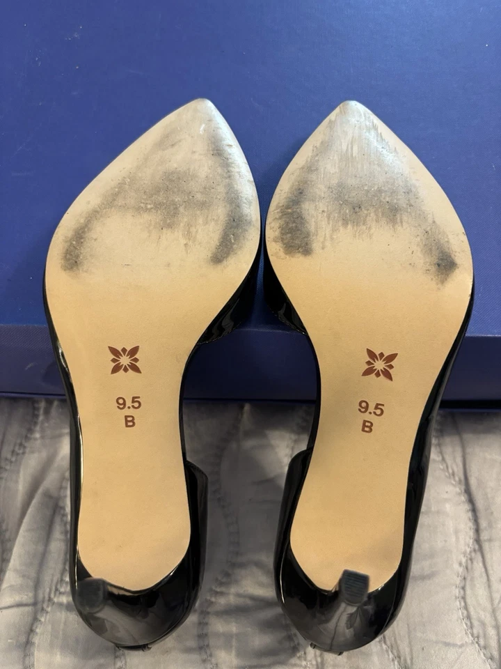 Zapatos BCBG Paris 8B charol negro punta punta aguja coquetos románticos Foto 2 de 4