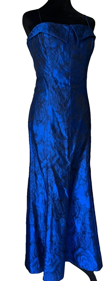 Neiman Marcus Chetta B 蓝色花卉晚礼服 10 码全新带标签 — 第 3/4 张图片