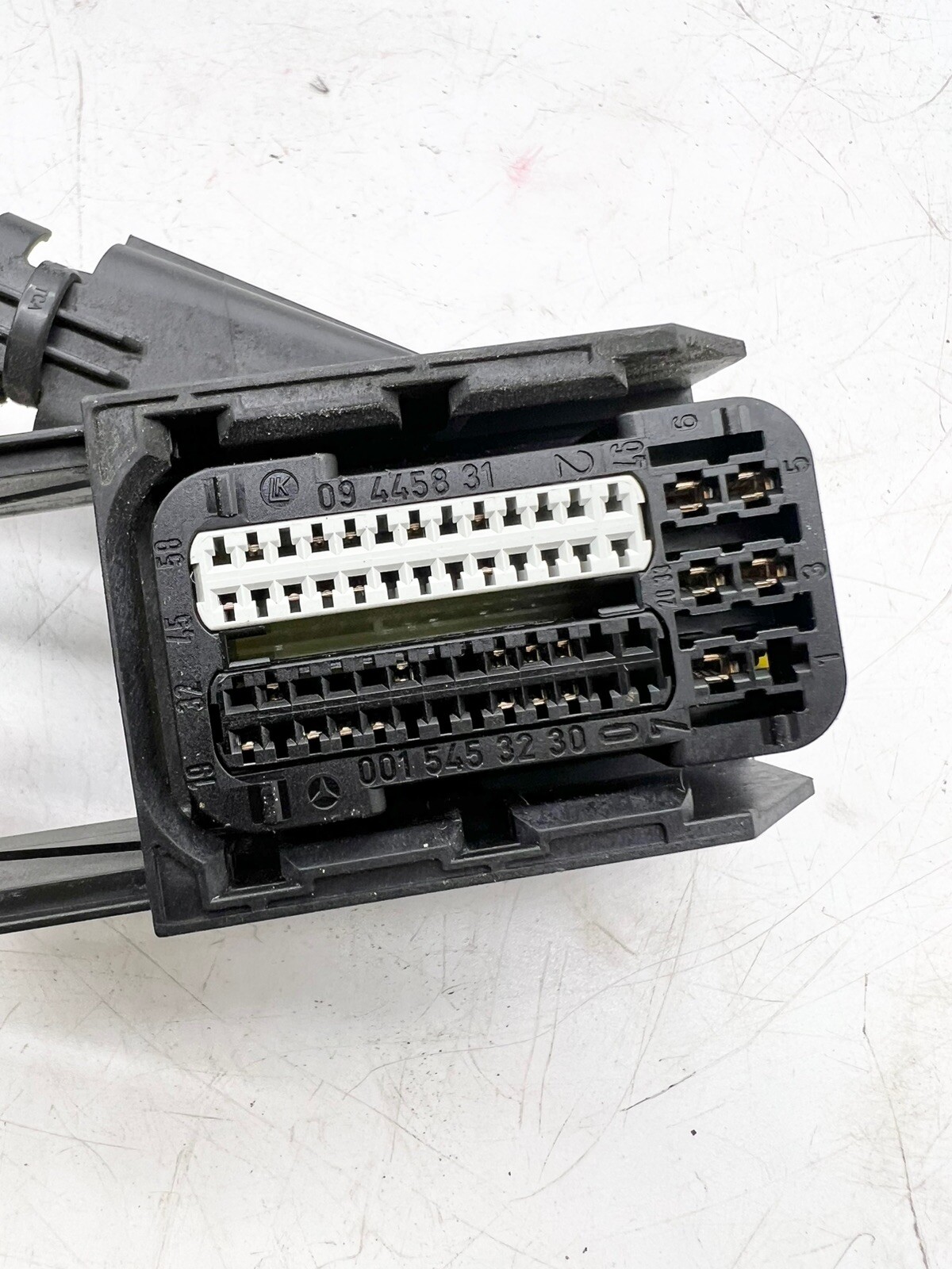 06-11 MERCEDES C300 Engine Computer Control Module Unit ECM ECU  